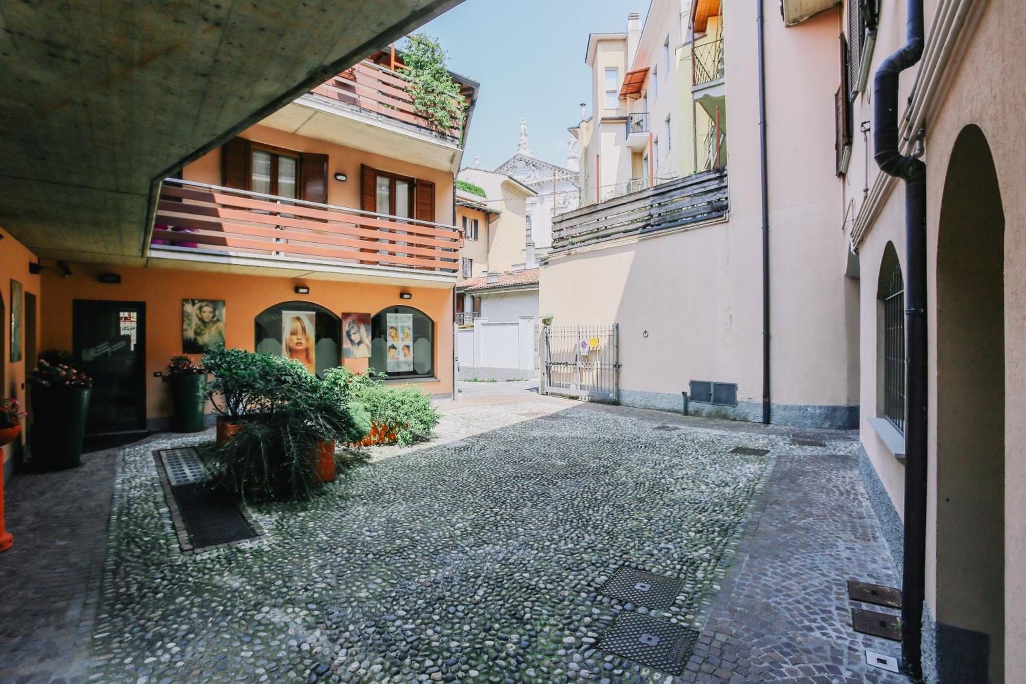 Flat Mazzini 6 Apartment Alzano Lombardo Ngoại thất bức ảnh