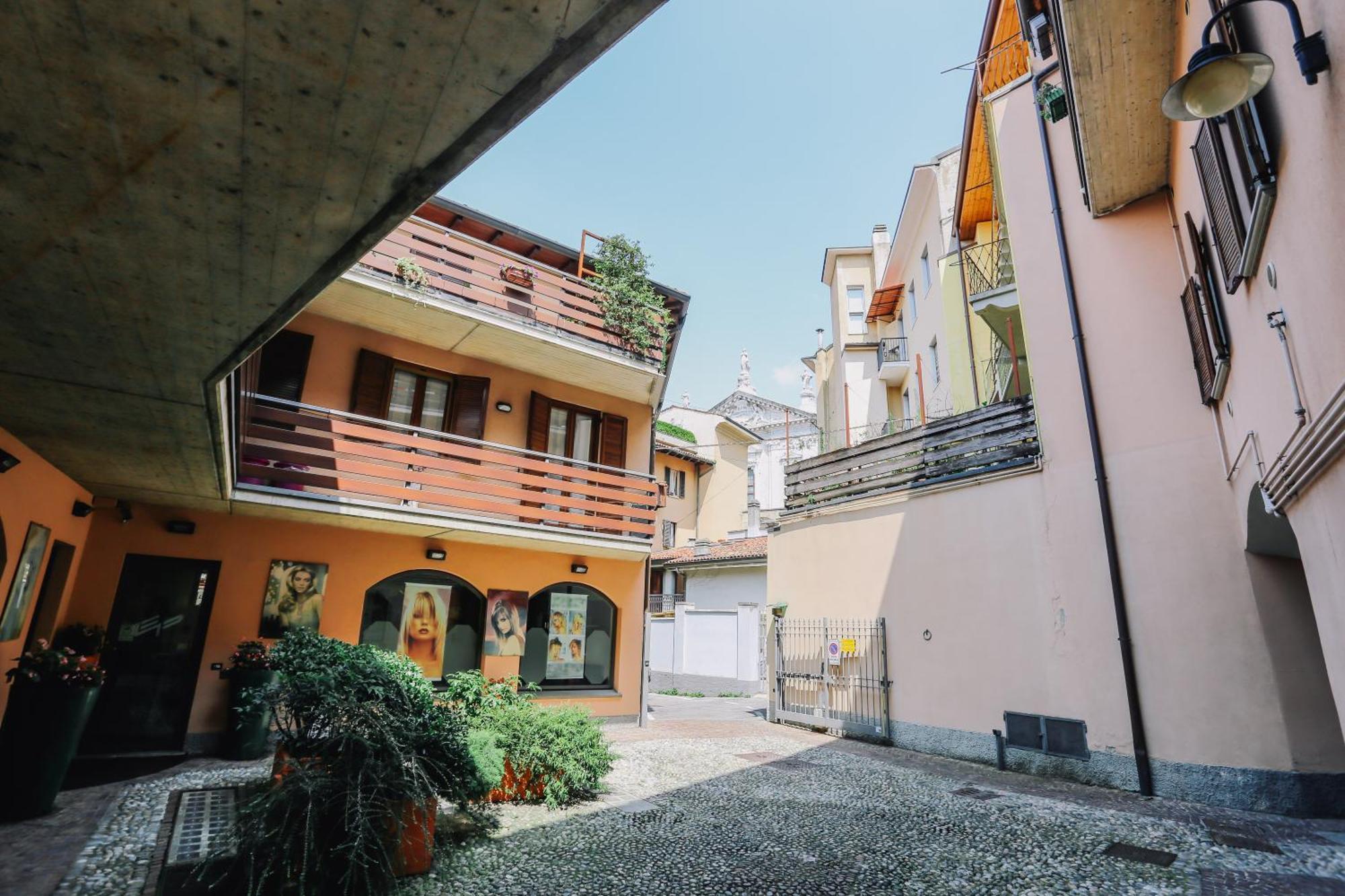 Flat Mazzini 6 Apartment Alzano Lombardo Ngoại thất bức ảnh