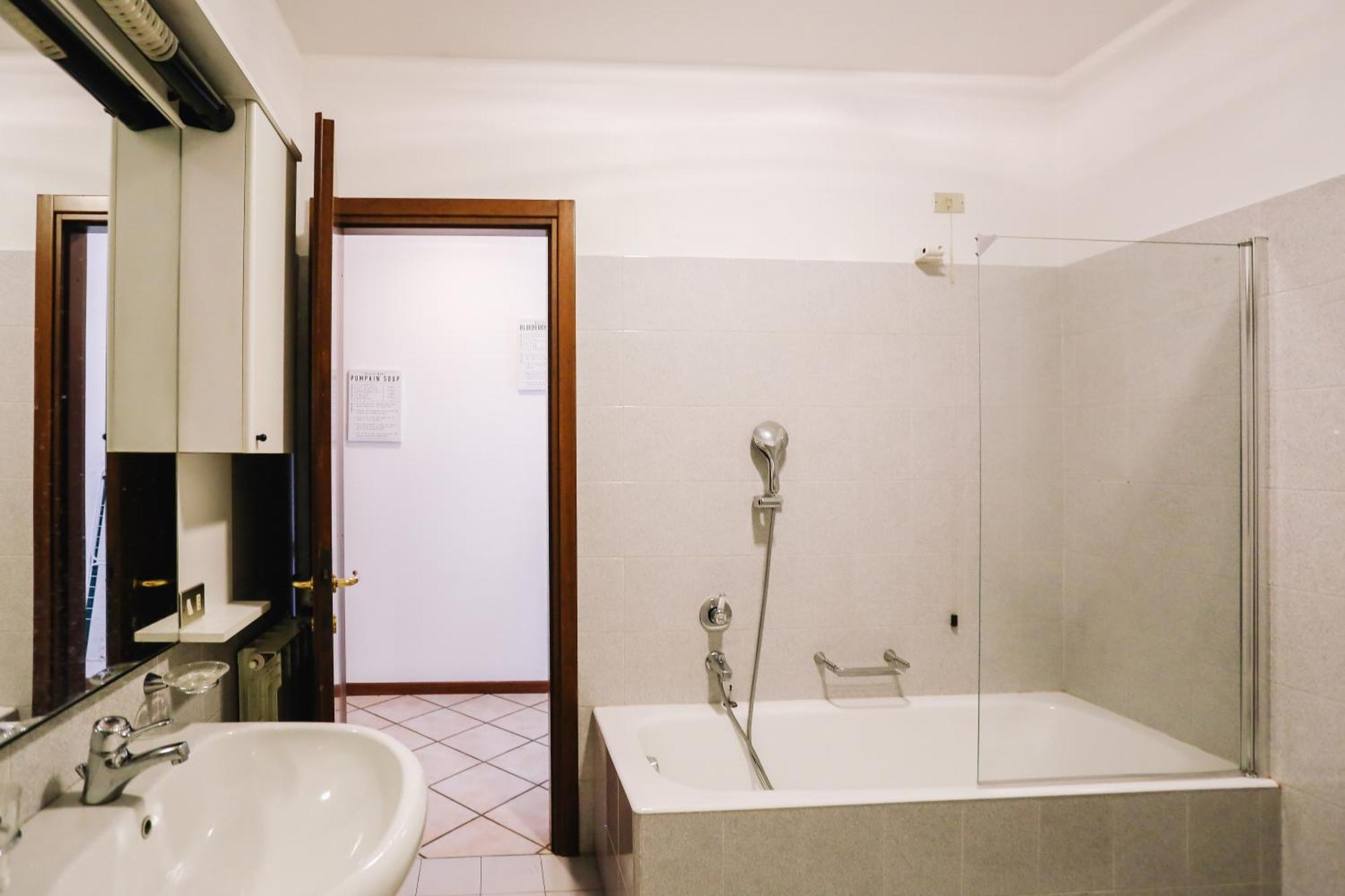 Flat Mazzini 6 Apartment Alzano Lombardo Ngoại thất bức ảnh